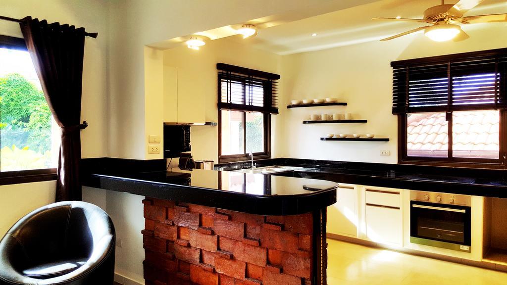 Hideland - The Luxury Tropical Villa Pattaya Bagian luar foto