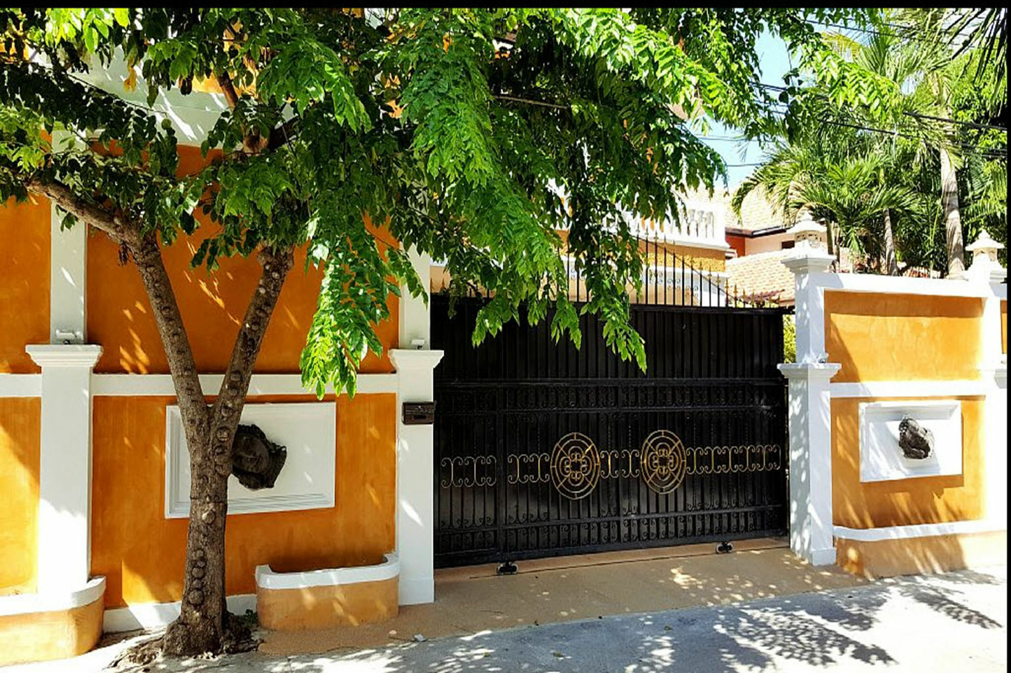 Hideland - The Luxury Tropical Villa Pattaya Bagian luar foto