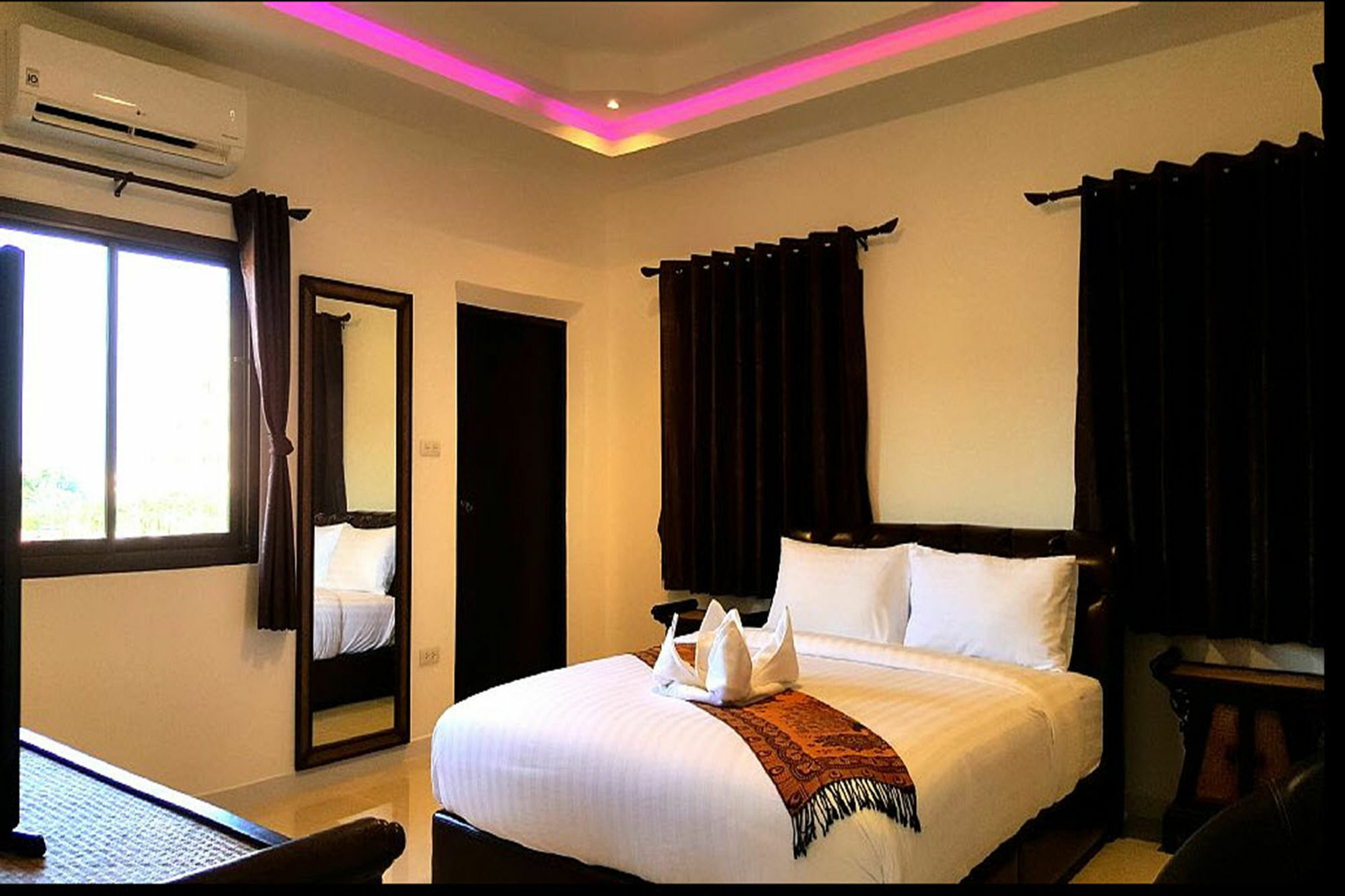 Hideland - The Luxury Tropical Villa Pattaya Bagian luar foto