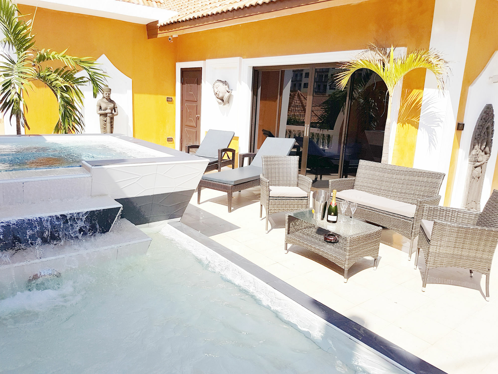 Hideland - The Luxury Tropical Villa Pattaya Bagian luar foto